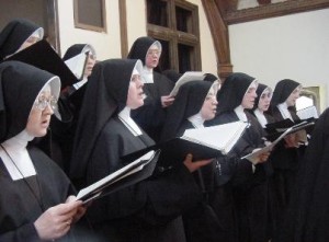 Sisters_(Daughters_of_Mary)_Roman_Catholic_Singing